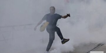Охота на педагогов: во Франции массово закрывают школы из-за угрозы жизни учеников и учителей. ВИДЕО