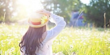 «Еще 12 часов, и я умерла бы»: 18-летняя девушка стояла на краю смерти из-за диагноза ИИ и онлайн-доктора, правда ее шокировала