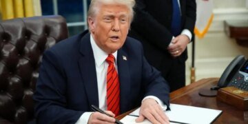 Трамп экстренно готовит указ по налогам: подписать может еще сегодня