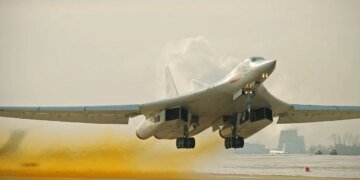 Повітряні сили зафіксували зліт трьох ворожих бомбардувальників Ту-160