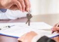Покупаете квартиру — готовьте документы: нотариус проверит происхождение денег и может остановить сделку