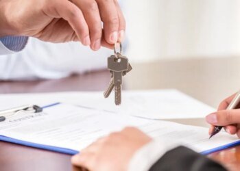 Покупаете квартиру — готовьте документы: нотариус проверит происхождение денег и может остановить сделку