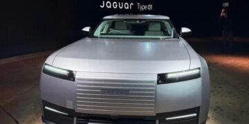 Jaguar готує новий електричний кросовер, який не конкуруватиме з Range Rover