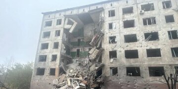 Вбили молоду жінку та поранили маленького школяра: зс рф вдарили по трьох регіонам України