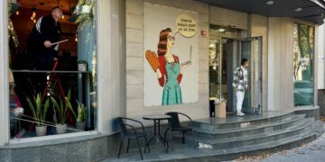 Атака рф на Дніпро: загинув чоловік 59 років, пошкоджено університет, ТЦ і житлові будинки