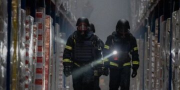«Удар по сладкому»: россияне атаковали производственный комплекс ROSHEN в Виннице