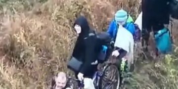 Депортация завершилась выстрелом в спину: оккупанты ударили по гражданской колонне, выходившей из Купянска