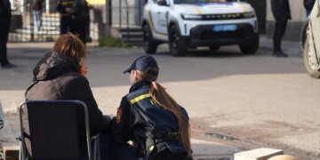 "москву треба не вмовляти, а змушувати зупинитися": Зеленський про удар рф по Луцьку