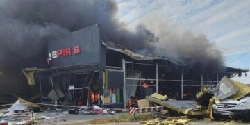 росія вдарила реактивним "шахедом" по звичайному магазину на Одещині: троє постраждалих