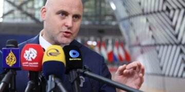 "Пийте менше пива": прем'єр Латвії запропонував ЄС спосіб покрити витрати для допомоги Україні