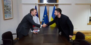 Цього місяця будуть нові пакети на посилення української авіації – Зеленський після зустрічі з Макроном