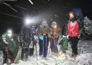 Погода подвела в горах: спасатели из Ворохты пришли на помощь четырём туристам в Прикарпатье