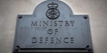 Британська розвідка показала розбитий військовий аеродром рф після ураження там літаків