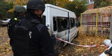 Россия ударила по четырём районам Харькова: двое погибших, повреждены предприятия и автомобили. ФОТО
