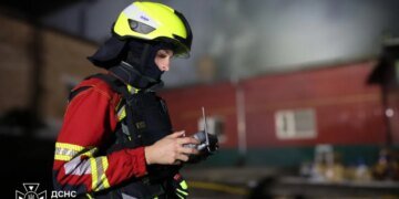 Пожар после удара: Россия ударила по предприятию в Ровенской области. ФОТО