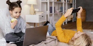 Німеччина планує заборонити соцмережі дітям до 13 років