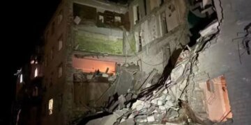 Славянск атаковали авиабомбами и дронами, погибли 6 человек, под завалами остаются люди