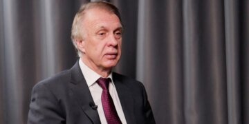Политическое безумие близко: Огрызко рассказал об опасном моменте в США