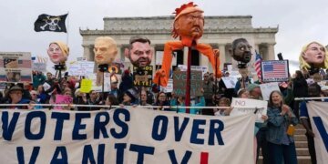 Противники Трампа мобилизуются перед выборами: почему американцев призывают голосовать уже сейчас. ФОТО, ВИДЕО
