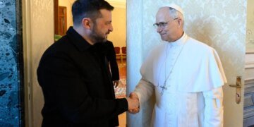 Папа Лев обговорив із Зеленським гуманітарну ситуацію в Олешках