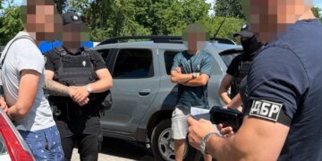 Торговал госоружием как на базаре: старшему солдату на Ивано-Франковщине грозит до 7 лет