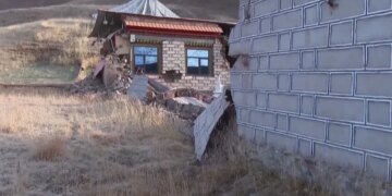 Мощное землетрясение на Тибете: 18 жертв, разрушенные дома, Китай отправил спасателей