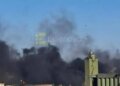 В российском Ельце несколько ракет зашли на завод, вся территория в дыму. ВИДЕО