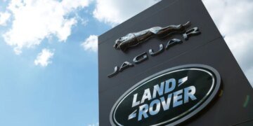 росію підозрюють у масштабній кібератаці на Jaguar Land Rover зі збитками до 2,1 млрд фунтів