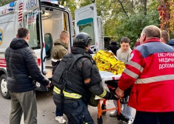 Удар по Павлограду: один погибший, семеро раненых — среди них двое детей. ФОТО