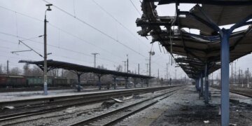 Удар дрона по вокзалу в Днепре унес жизни как минимум 14 человек