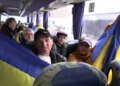 Евакуйовані з окупованих Олешок перетнули кордон України – Зеленський показав відео
