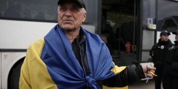 Гуманітарна місія з Олешок – мешканці міста вже на території України (репортаж)