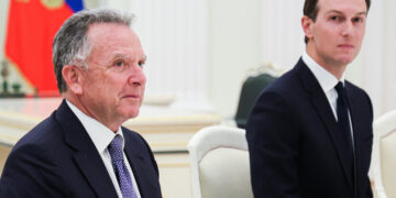 NYT: Уиткофф и Кушнер отложили поездку в Россию, пока Зеленский не помирится с Трампом