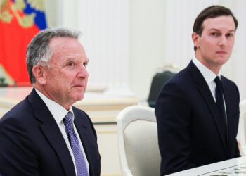 FT: Вашингтон соблазняет Кремль нефтяными сделками, чтобы усадить Путина за стол переговоров