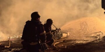 Удар по Киеву: закрыты станции метро “Черниговская” и “Лесная”, есть погибший