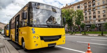Тревога в Киеве: КГГА изменила правила проезда по двум мостам через Днепр
