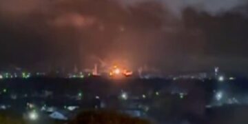 Дроны подожгли крупнейшую нефтебазу Подмосковья, которая снабжает топливом аэропорты Москвы