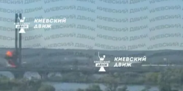 Кличко подтвердил два попадания дронов у опоры Южного моста: движение метро остановили