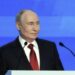 Путин приказал армии бить по Украине без ограничений: Зеленский в интервью FT